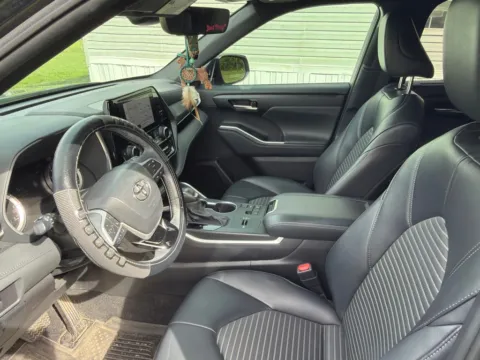 Photos of 2024 Toyota Highlander XSE for sale in Summerville, SC at Automaxx of the Carolinas