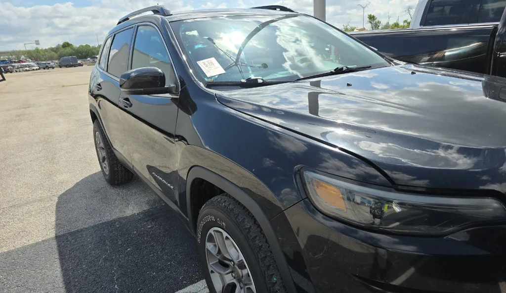 Black 2022 Jeep Cherokee Latitude Lux for sale in Summerville, SC