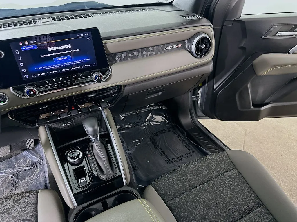 2024 Chevrolet Colorado ZR2 - Photo 19