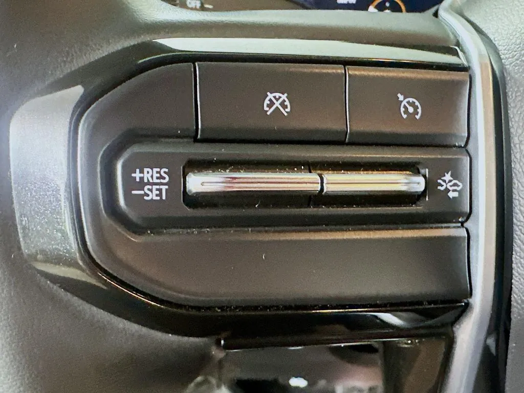 2024 Chevrolet Colorado ZR2 - Photo 22