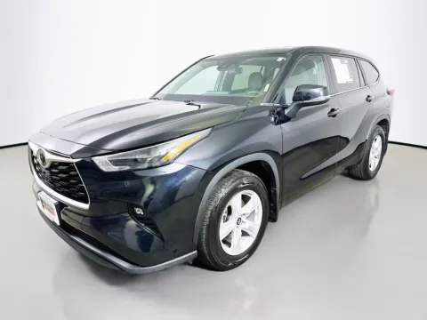 Another view of 2024 Toyota Highlander LE for sale in Summerville, SC at Automaxx of the Carolinas