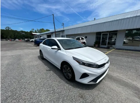 White 2024 Kia Forte LXS for sale in Summerville, SC