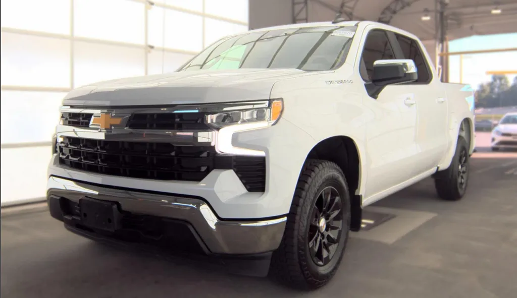 White 2025 Chevrolet Silverado 1500 LT for sale in Summerville, SC