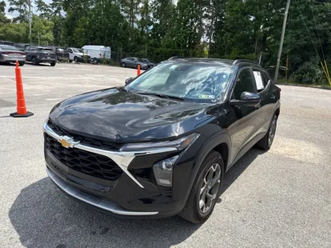 More photos of 2025 Chevrolet Trax LT at Automaxx of the Carolinas, SC