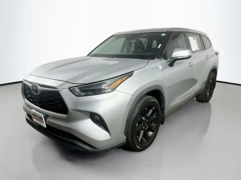 Another view of 2023 Toyota Highlander LE for sale in Summerville, SC at Automaxx of the Carolinas