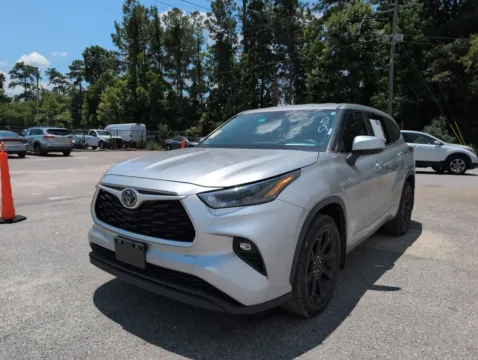 More photos of 2023 Toyota Highlander LE at Automaxx of the Carolinas, SC
