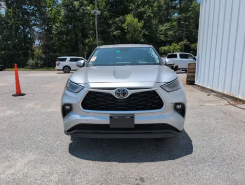 Another view of 2023 Toyota Highlander LE for sale in Summerville, SC at Automaxx of the Carolinas