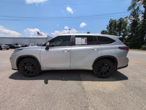 More photos of 2023 Toyota Highlander LE at Automaxx of the Carolinas, SC