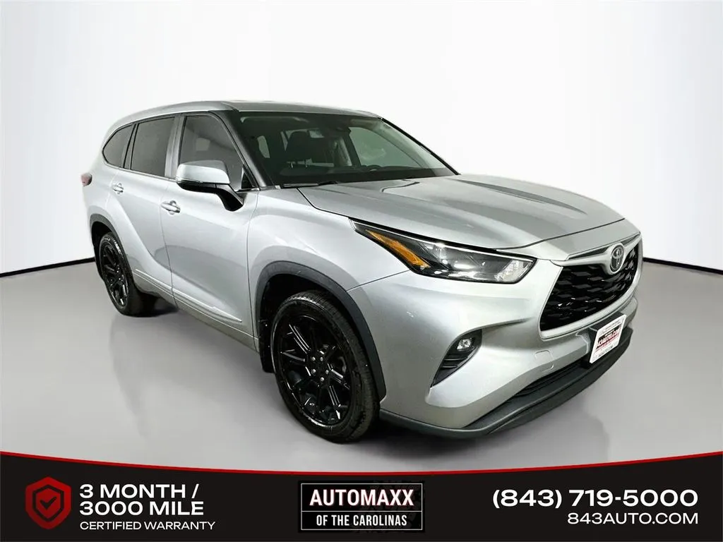 Silver 2023 Toyota Highlander LE for sale in Summerville, SC