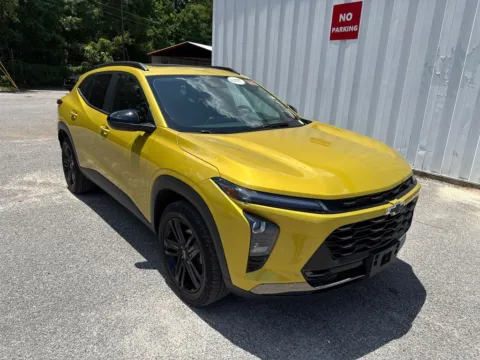Yellow 2024 Chevrolet Trax ACTIV for sale in Summerville, SC