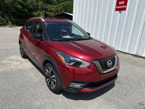 Red 2019 Nissan Kicks SR for sale in Summerville, SC