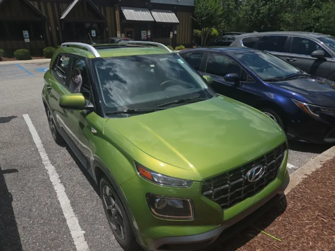 Green 2023 Hyundai Venue SEL for sale in Summerville, SC