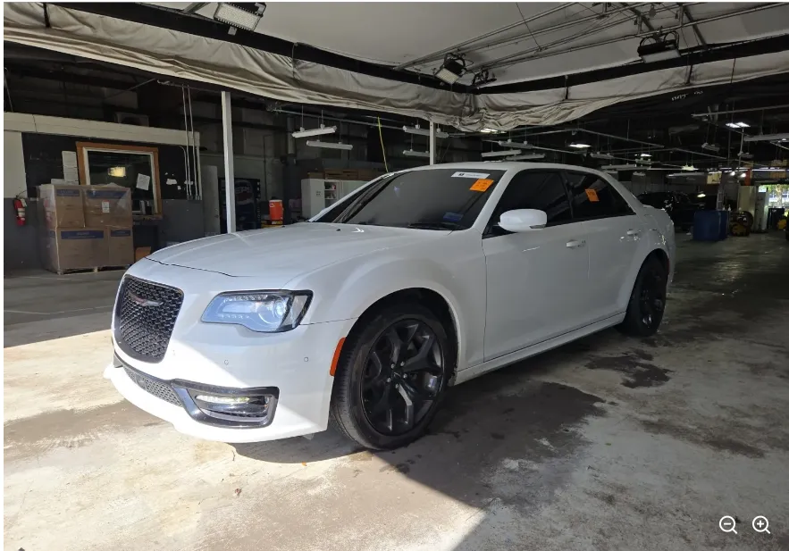 2022 Chrysler 300 S's photo
