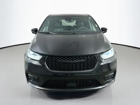 Photos of 2024 Chrysler Pacifica Hybrid Select for sale in Summerville, SC at Automaxx of the Carolinas