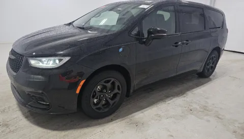 Black 2024 Chrysler Pacifica Hybrid Select for sale in Summerville, SC