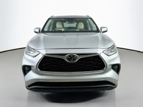 Photos of 2023 Toyota Highlander Limited for sale in Summerville, SC at Automaxx of the Carolinas