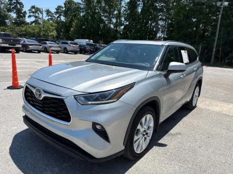 More photos of 2023 Toyota Highlander Limited at Automaxx of the Carolinas, SC