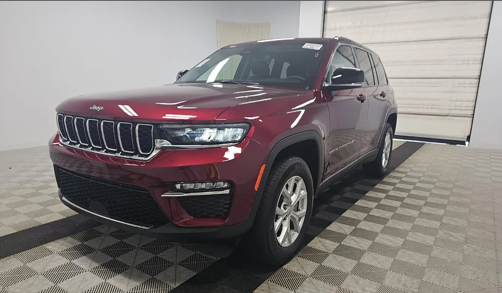 Red 2023 Jeep Grand Cherokee Limited for sale in Summerville, SC