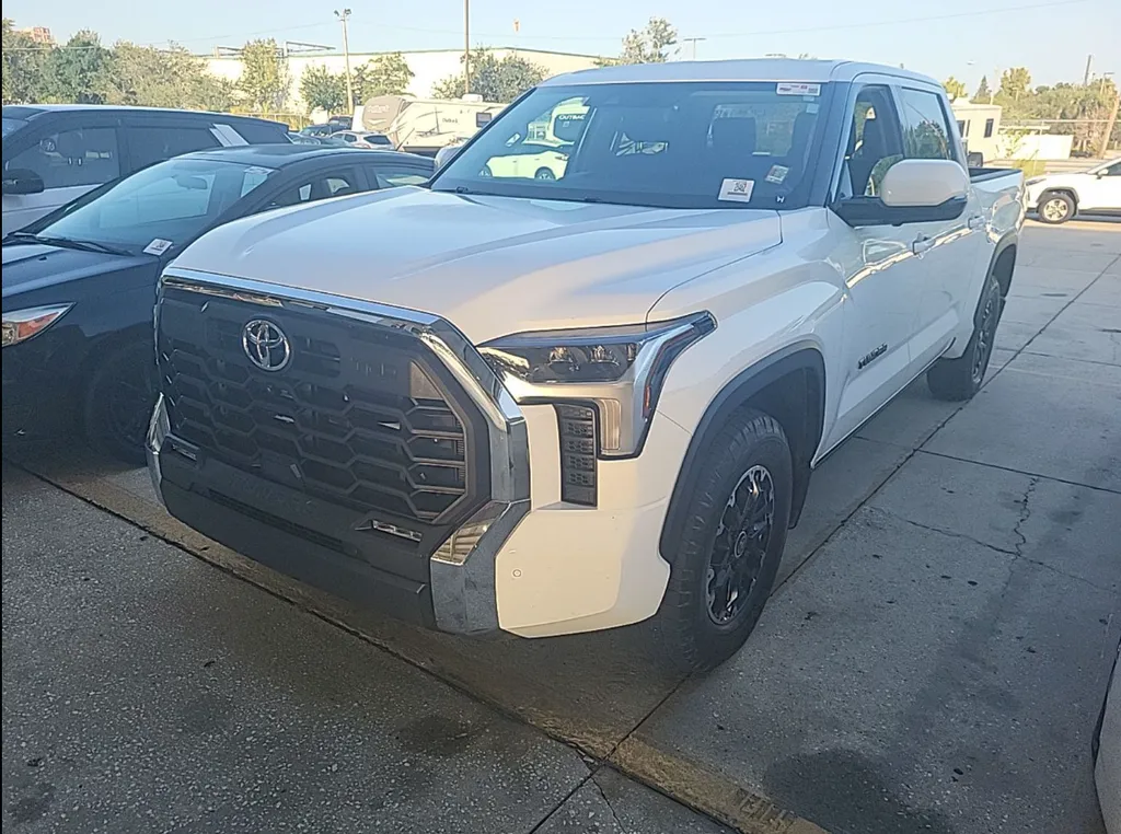 White 2022 Toyota Tundra SR5 for sale in Summerville, SC