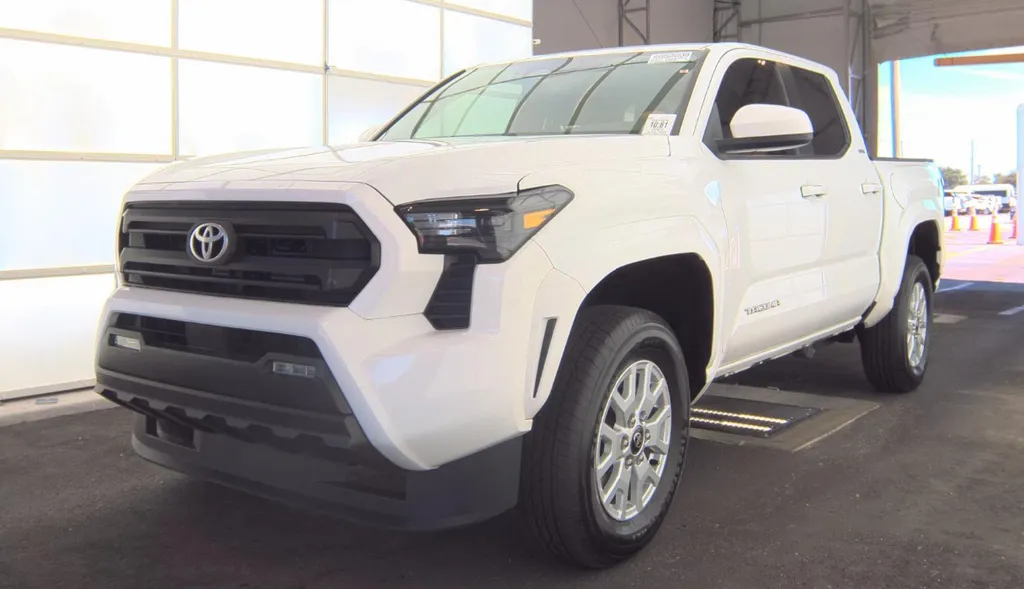 White 2024 Toyota Tacoma SR5 for sale in Summerville, SC