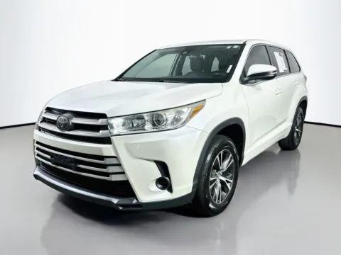 Another view of 2018 Toyota Highlander LE for sale in Summerville, SC at Automaxx of the Carolinas