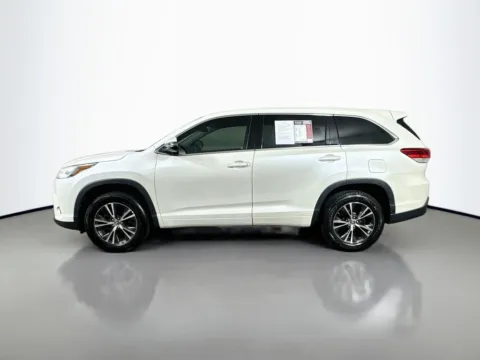 More photos of 2018 Toyota Highlander LE at Automaxx of the Carolinas, SC