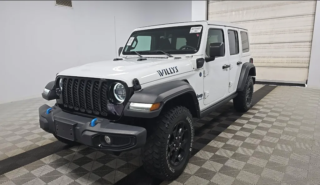 White 2023 Jeep Wrangler Willys 4xe for sale in Summerville, SC