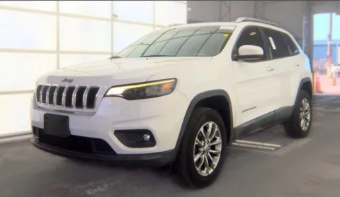 White 2019 Jeep Cherokee Latitude Plus for sale in Summerville, SC