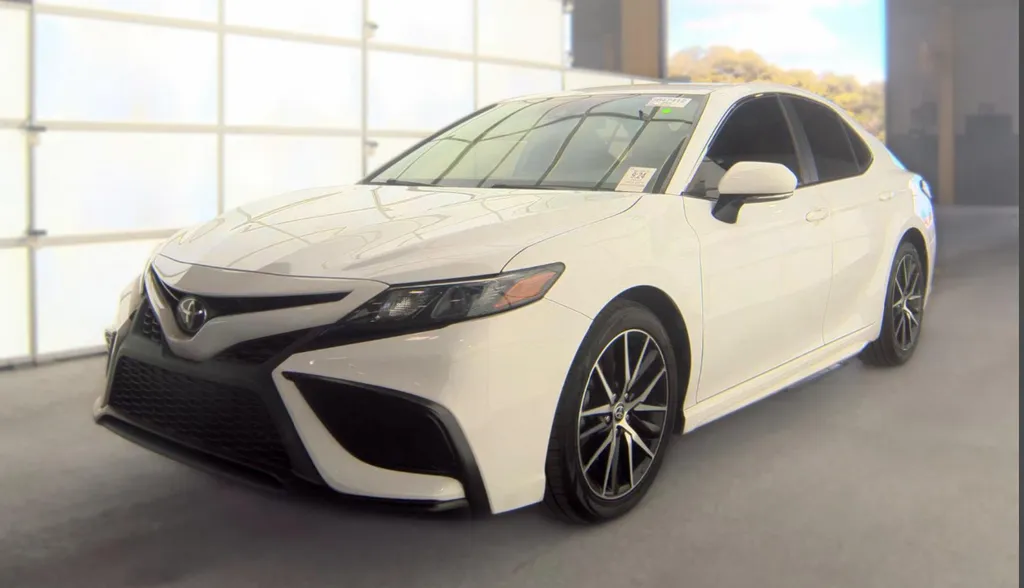 White 2022 Toyota Camry SE for sale in Summerville, SC