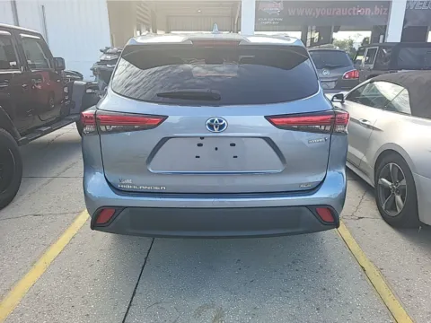 More photos of 2022 Toyota Highlander Hybrid XLE at Automaxx of the Carolinas, SC