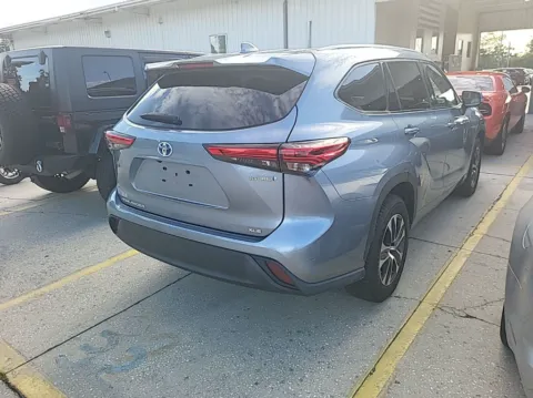 More photos of 2022 Toyota Highlander Hybrid XLE at Automaxx of the Carolinas, SC