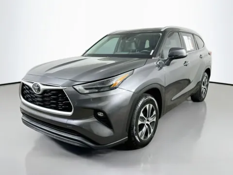 Another view of 2023 Toyota Highlander XLE for sale in Summerville, SC at Automaxx of the Carolinas