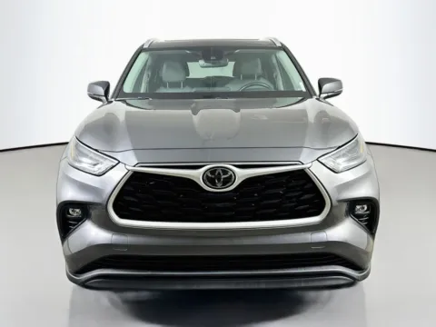 Photos of 2023 Toyota Highlander XLE for sale in Summerville, SC at Automaxx of the Carolinas
