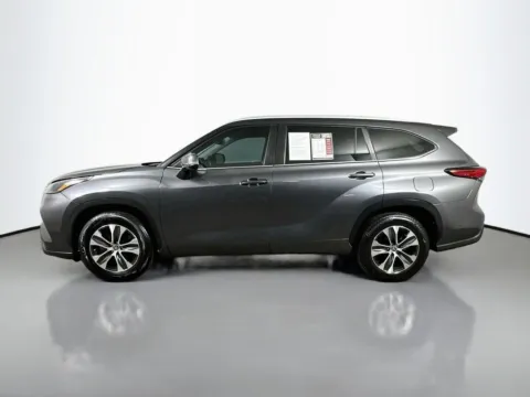 More photos of 2023 Toyota Highlander XLE at Automaxx of the Carolinas, SC