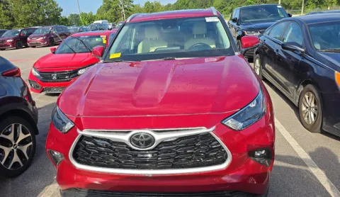 Another view of 2022 Toyota Highlander XLE for sale in Summerville, SC at Automaxx of the Carolinas