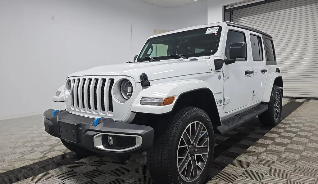 White 2023 Jeep Wrangler Sahara 4xe for sale in Summerville, SC