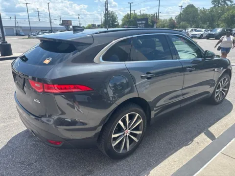 More photos of 2018 Jaguar F-PACE 25t Prestige at Automaxx of the Carolinas, SC