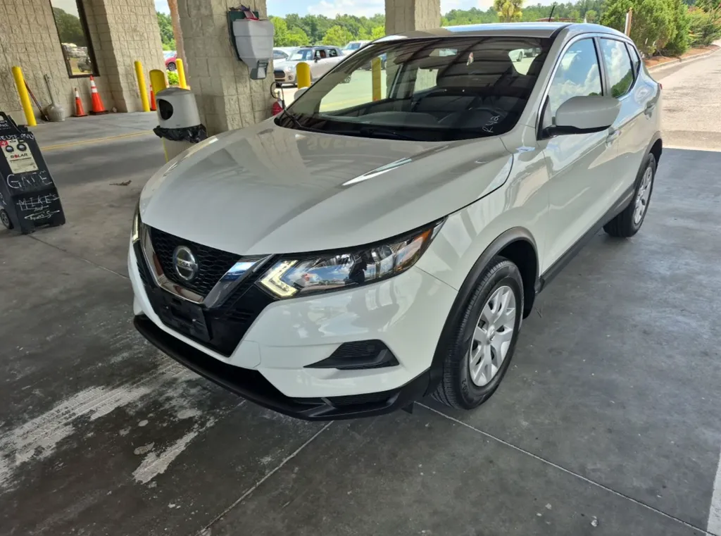 White 2020 Nissan Rogue Sport S for sale in Summerville, SC
