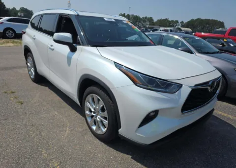More photos of 2023 Toyota Highlander Limited at Automaxx of the Carolinas, SC