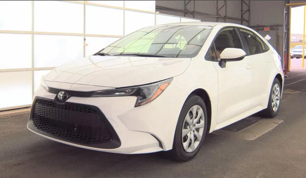 White 2022 Toyota Corolla LE for sale in Summerville, SC