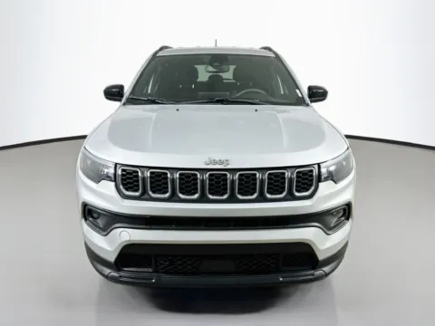 Photos of 2024 Jeep Compass Latitude Lux for sale in Summerville, SC at Automaxx of the Carolinas