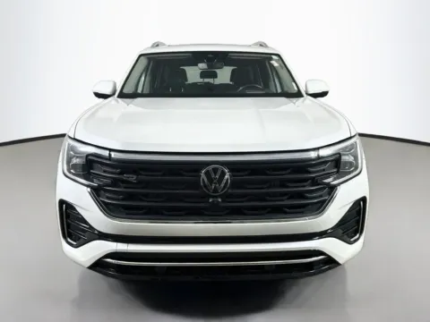 Photos of 2024 Volkswagen Atlas 2.0T SEL Premium R-Line for sale in Summerville, SC at Automaxx of the Carolinas