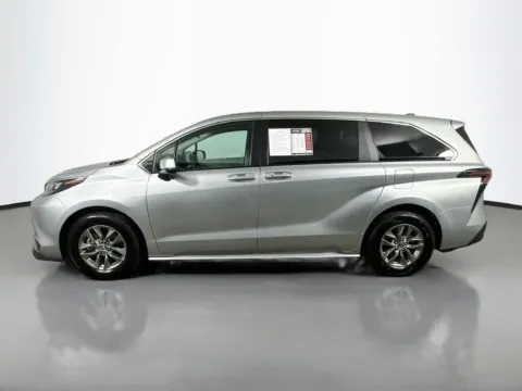 More photos of 2024 Toyota Sienna LE at Automaxx of the Carolinas, SC