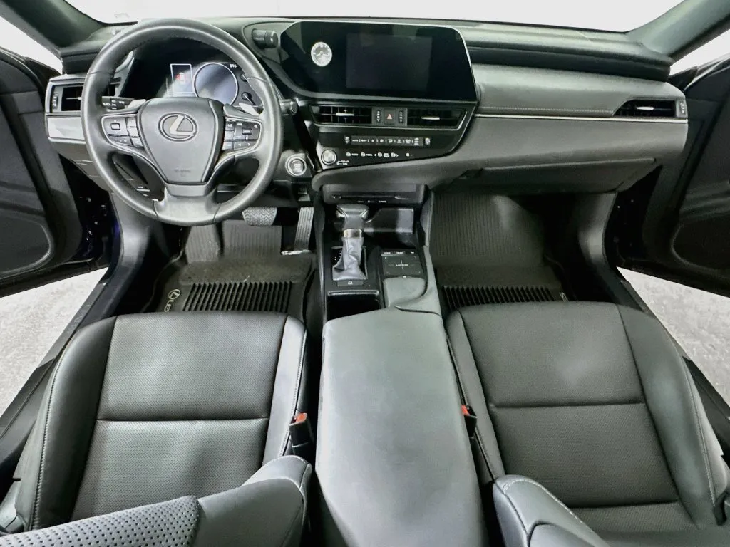 2022 Lexus ES 350 - Photo 18