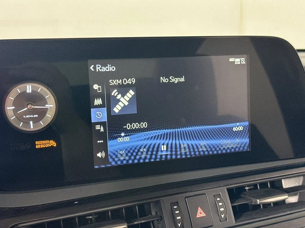 2022 Lexus ES 350 - Photo 30