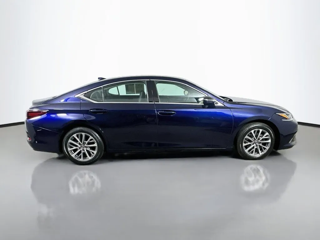 2022 Lexus ES 350 - Photo 7