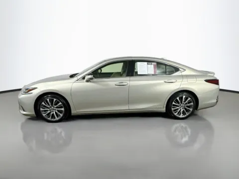 More photos of 2019 Lexus ES 300h at Automaxx of the Carolinas, SC