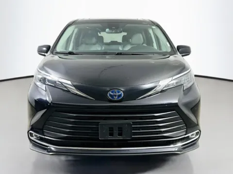 Photos of 2024 Toyota Sienna XLE for sale in Summerville, SC at Automaxx of the Carolinas