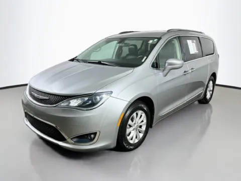 Another view of 2018 Chrysler Pacifica Touring L for sale in Summerville, SC at Automaxx of the Carolinas