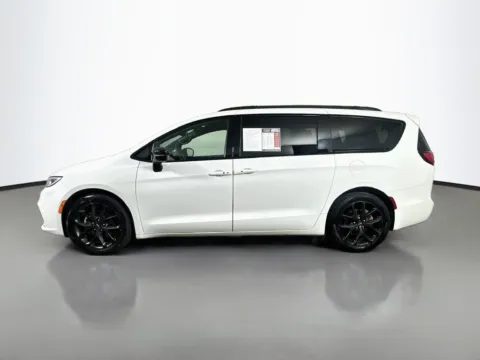 More photos of 2025 Chrysler Pacifica Limited at Automaxx of the Carolinas, SC